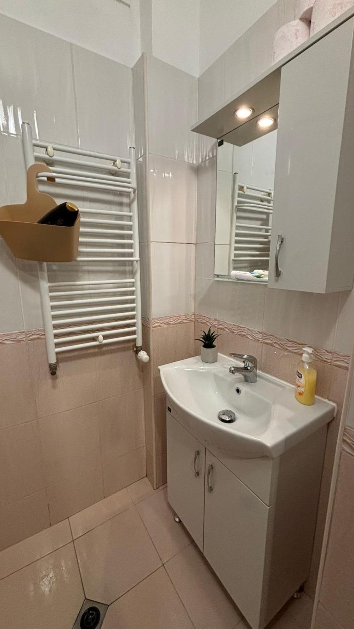 Quiet 2 Bedrooms Downtown Apart София Экстерьер фото