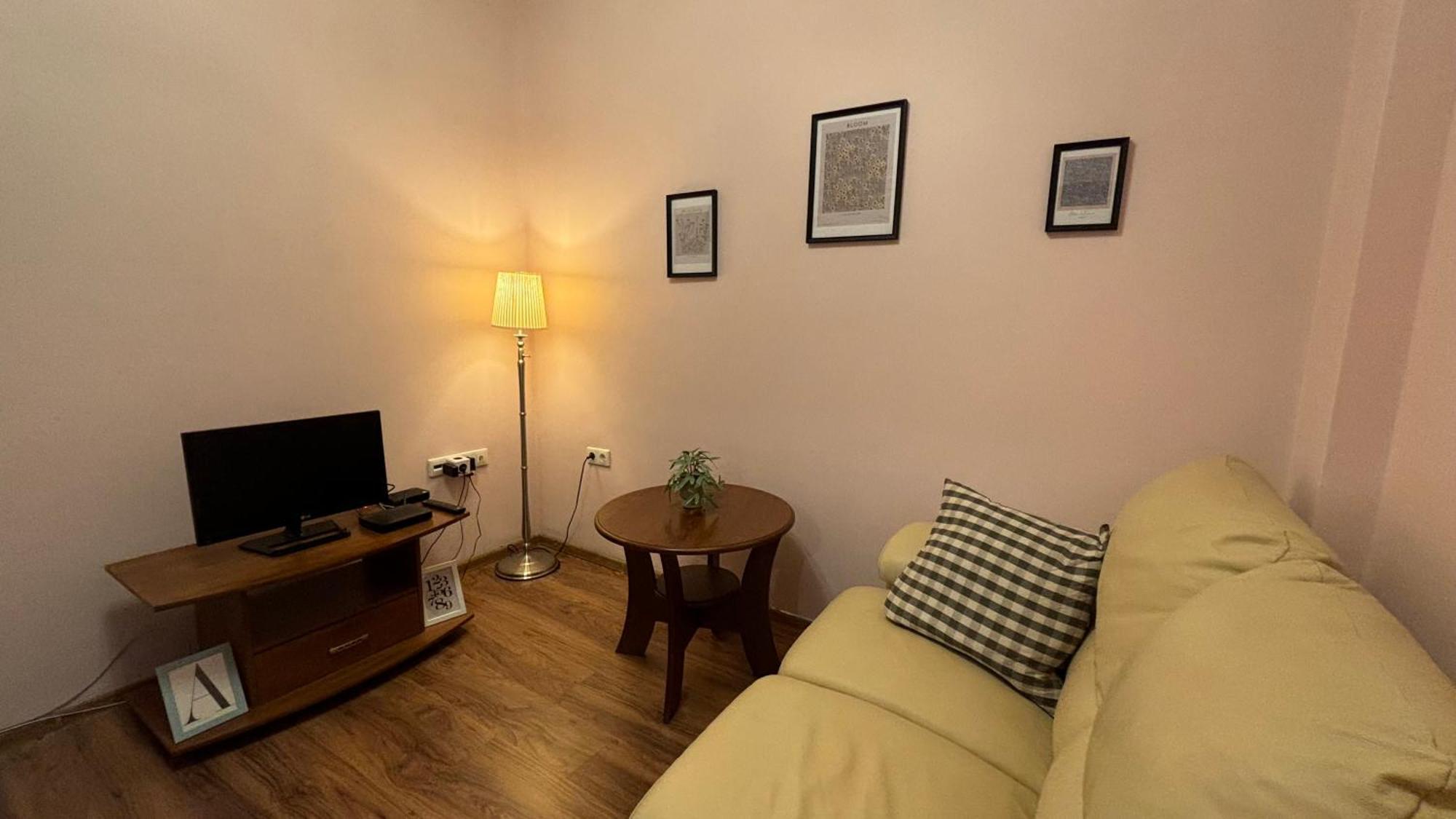Quiet 2 Bedrooms Downtown Apart София Экстерьер фото