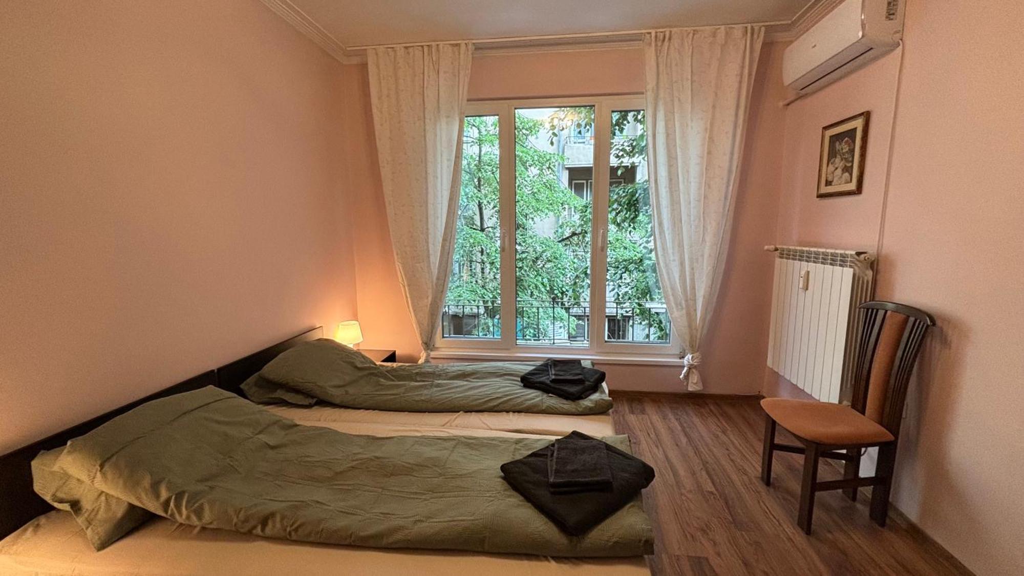 Quiet 2 Bedrooms Downtown Apart София Экстерьер фото
